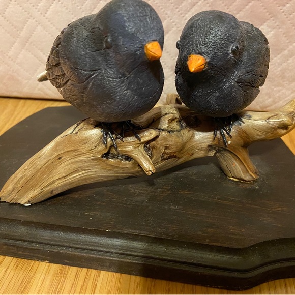 Hand made - Bird carving - dark eyed junkos - handcrafted - Picture 1 of 13